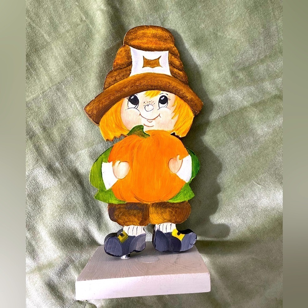 Vintage wooden hand painted pilgrim fall harvest